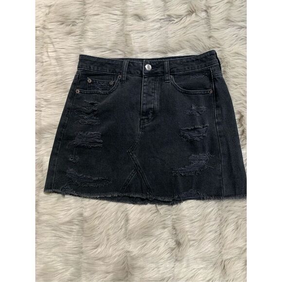 American Eagle Distressed Black Denim Skirt Size 2 - Picture 2 of 6